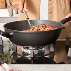 Adamant® Wok